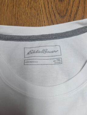 Eddie Bauer White Short-Sleeve Crewneck Tee
